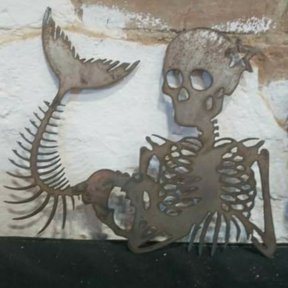 Large 22"x20" Merskeleton